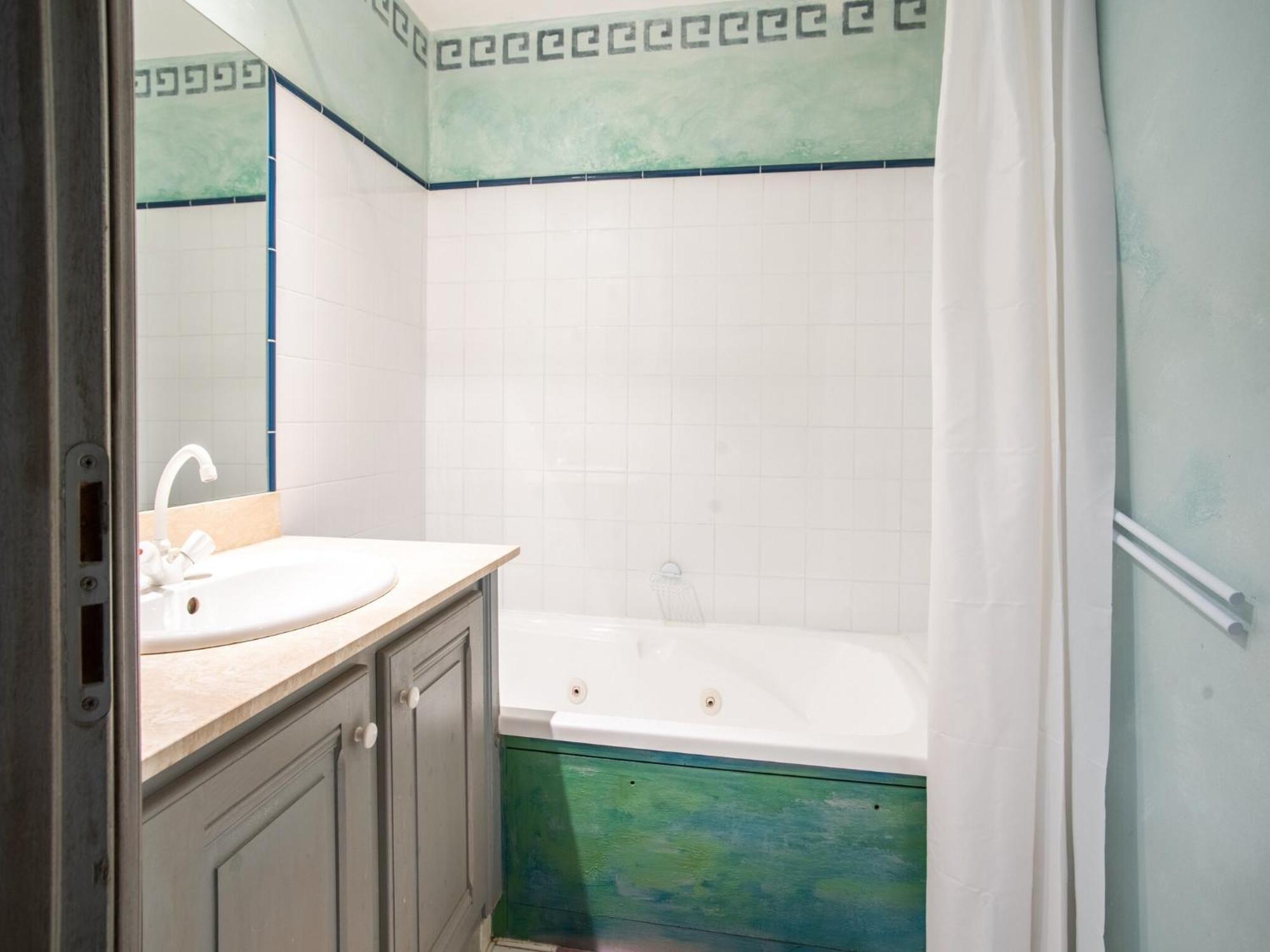 Cozy Apartment With Swimming Pool Terrace Garden Parking 蒙布兰莱班 外观 照片